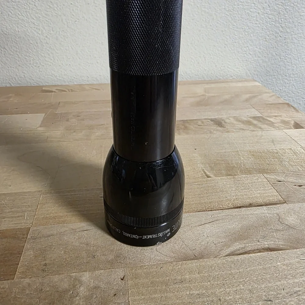 Mag-lite 3 D Cell Black Aluminum Flashlight WORKS Made in USA